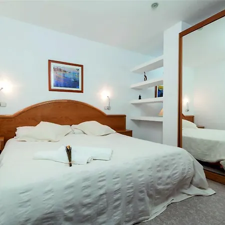Xaloc Hrc Apartment